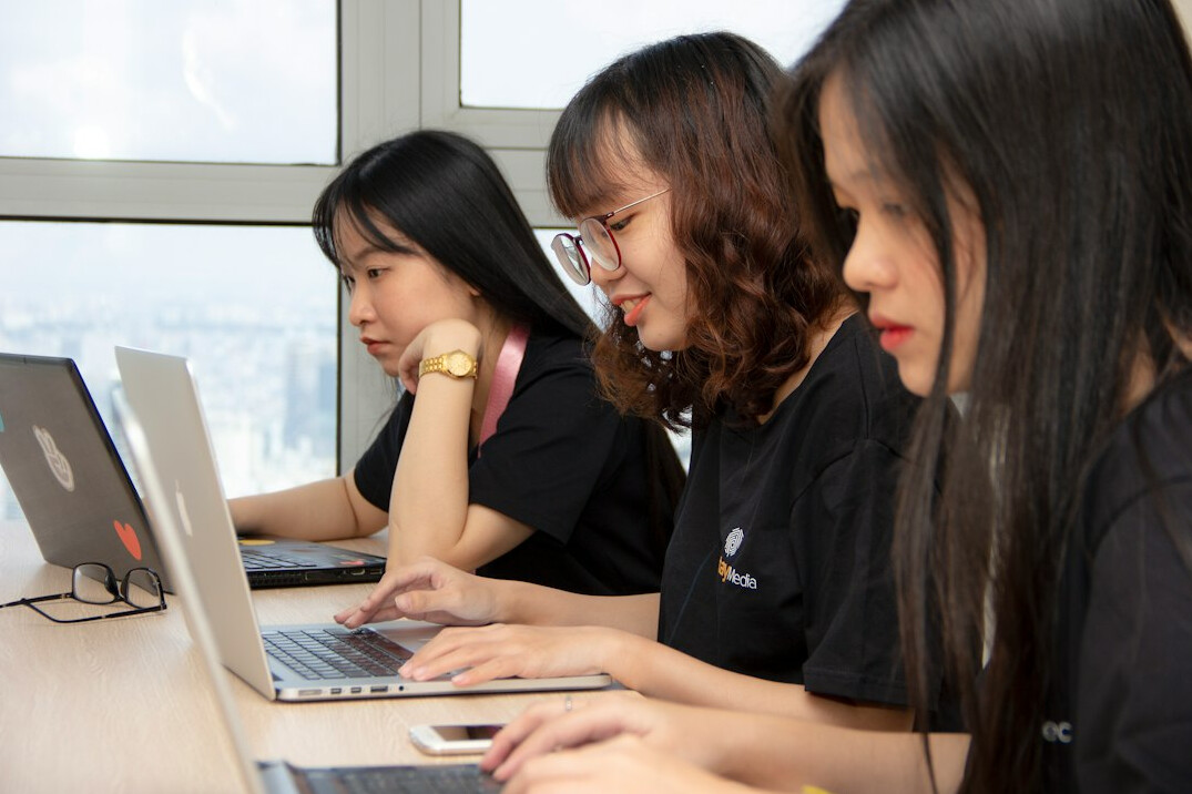 diverse group learning programming